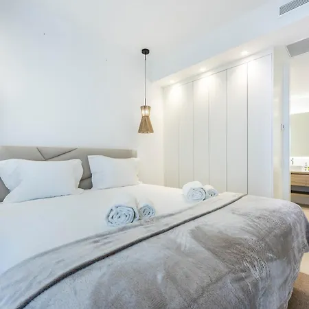Novo T2 Com Piscina -burgau Apartment Luz