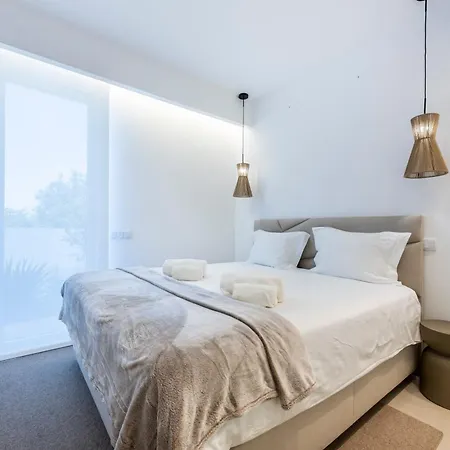 Novo T2 Com Piscina -burgau Apartment Luz