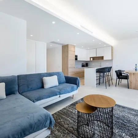 Novo T2 Com Piscina -burgau Apartment