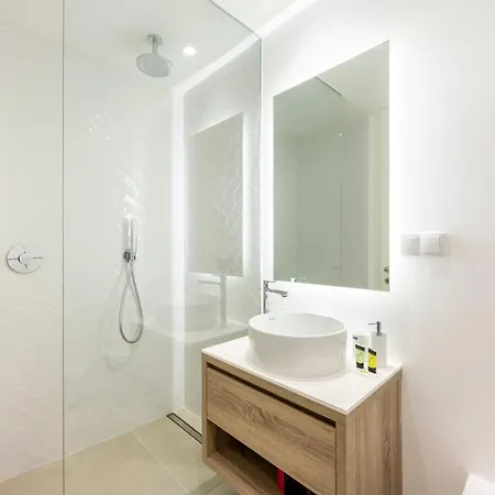 Apartment Novo T2 Com Piscina -burgau *